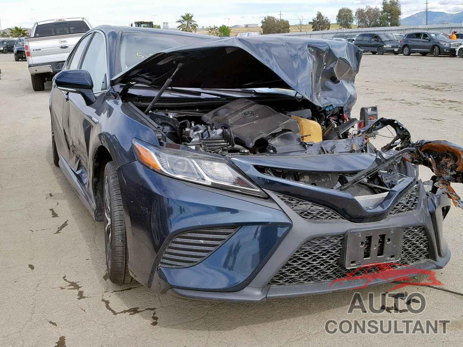 TOYOTA CAMRY 2019 - 4T1B21HK1KU512596