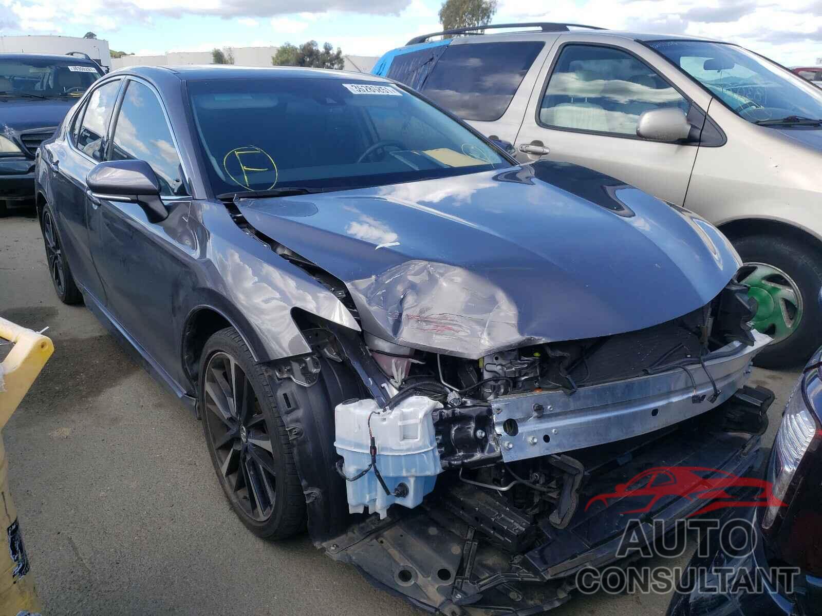 TOYOTA CAMRY 2018 - 4T1B61HK1JU045599