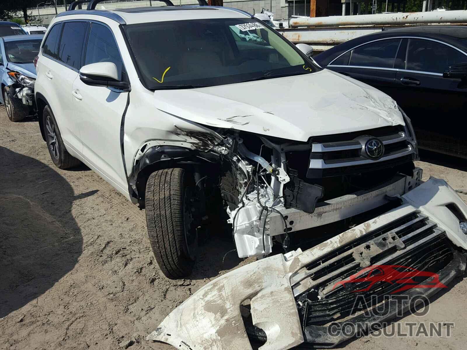 TOYOTA HIGHLANDER 2018 - 5TDJZRFH6JS802529