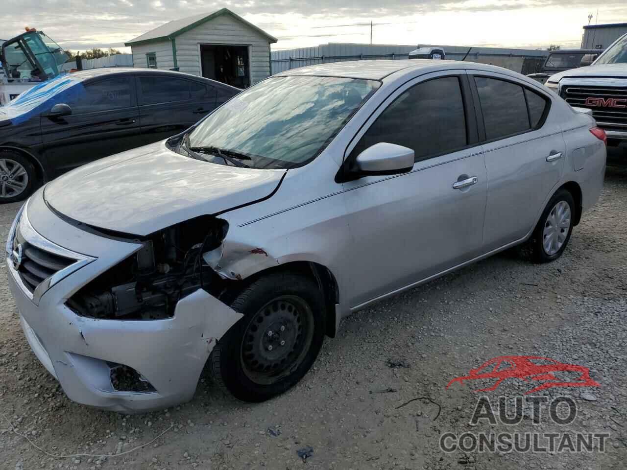 NISSAN VERSA 2017 - 3N1CN7AP9HL818640