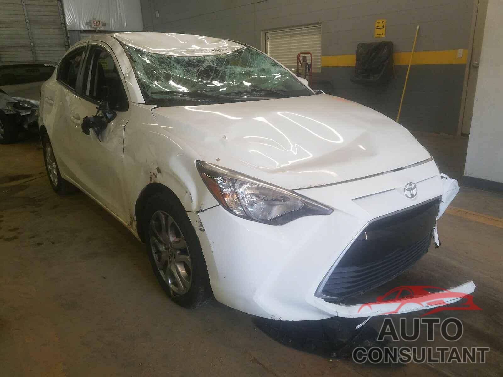 TOYOTA YARIS 2017 - 3MYDLBYV6HY183752