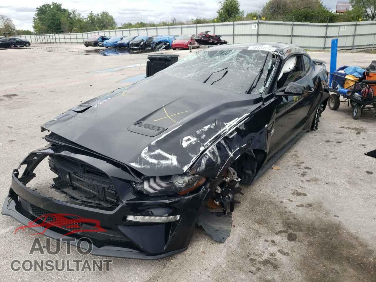FORD MUSTANG 2018 - 1FA6P8CF9J5162188