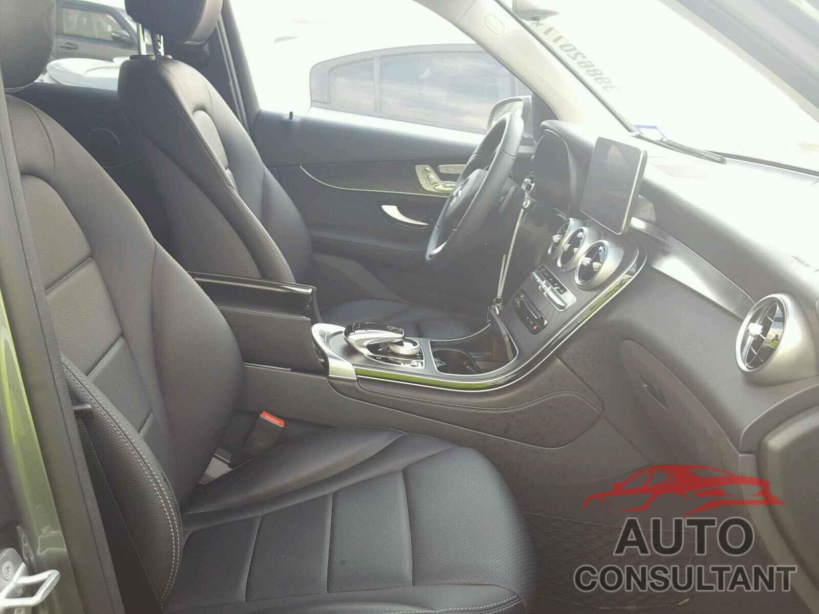 MERCEDES-BENZ GLC 300 2016 - WDC0G4JB3GF052257