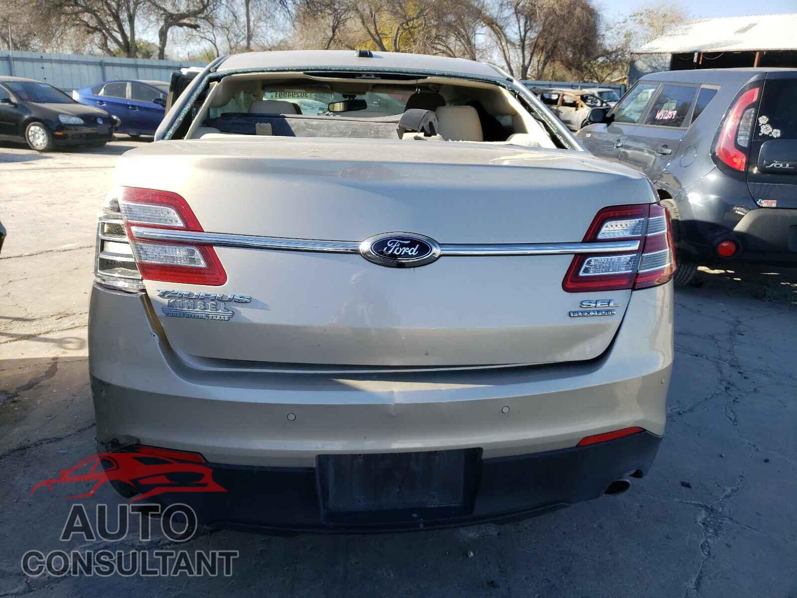 FORD TAURUS 2018 - 1FAHP2E84JG125252