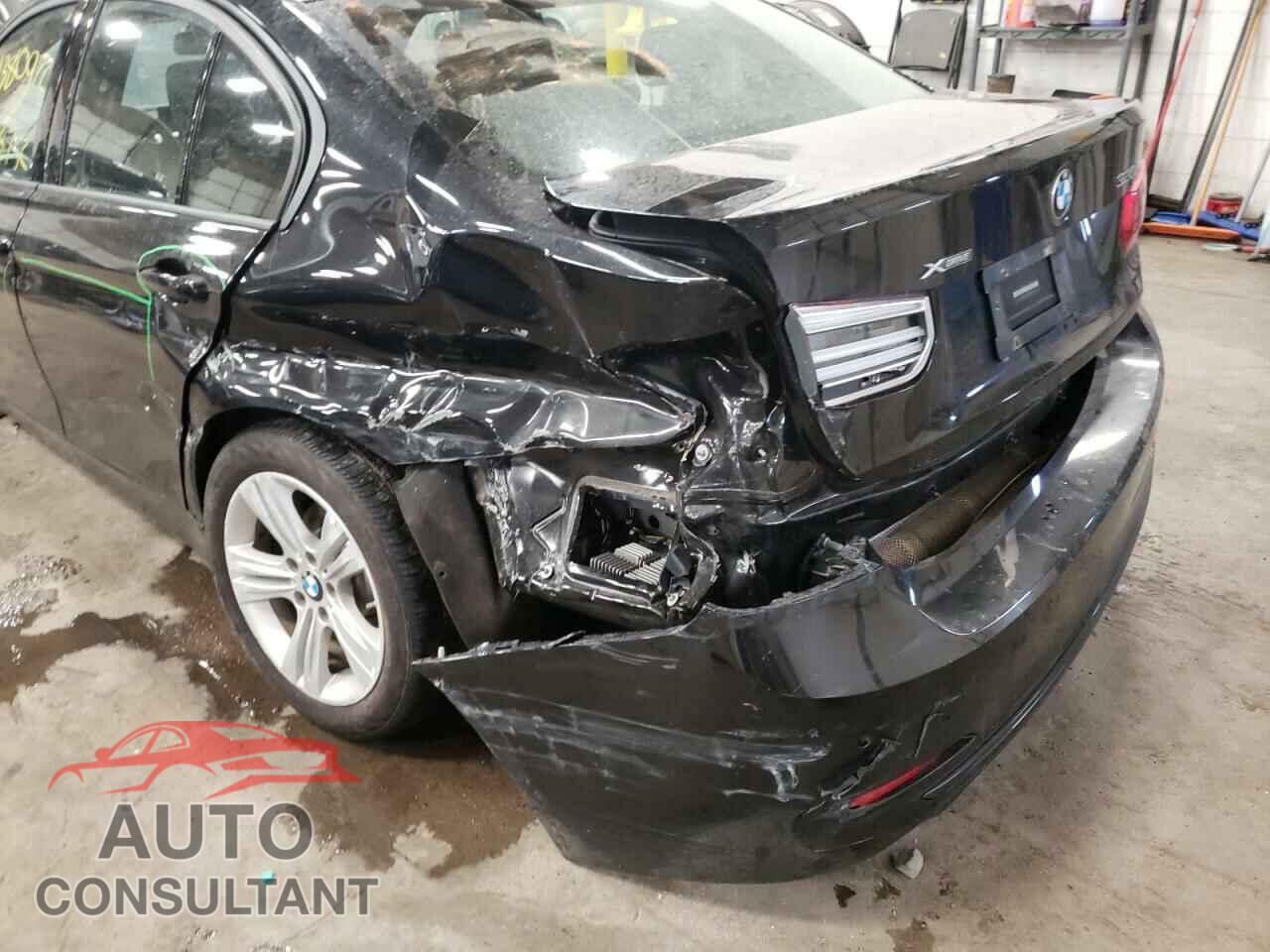 BMW 3 SERIES 2016 - WBA8E3G54GNU02153
