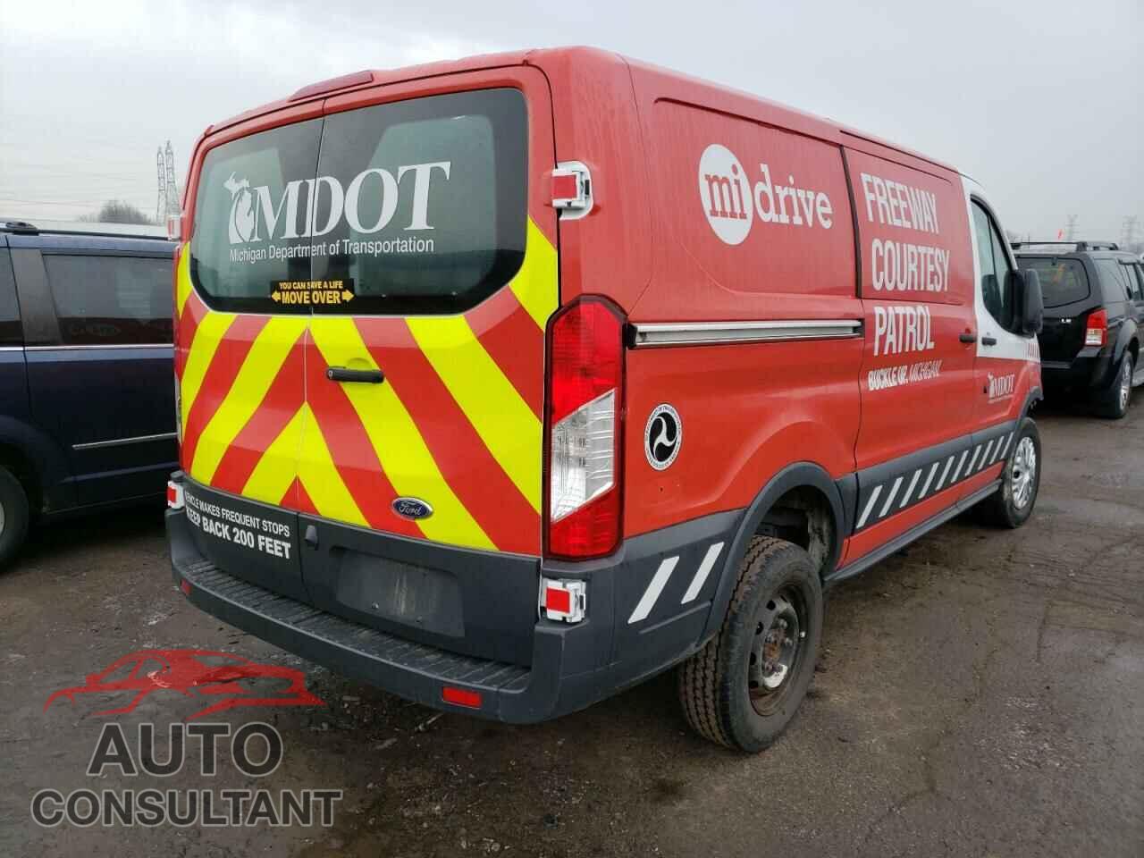 FORD TRANSIT CO 2018 - 1FTYR1YM8JKB38235