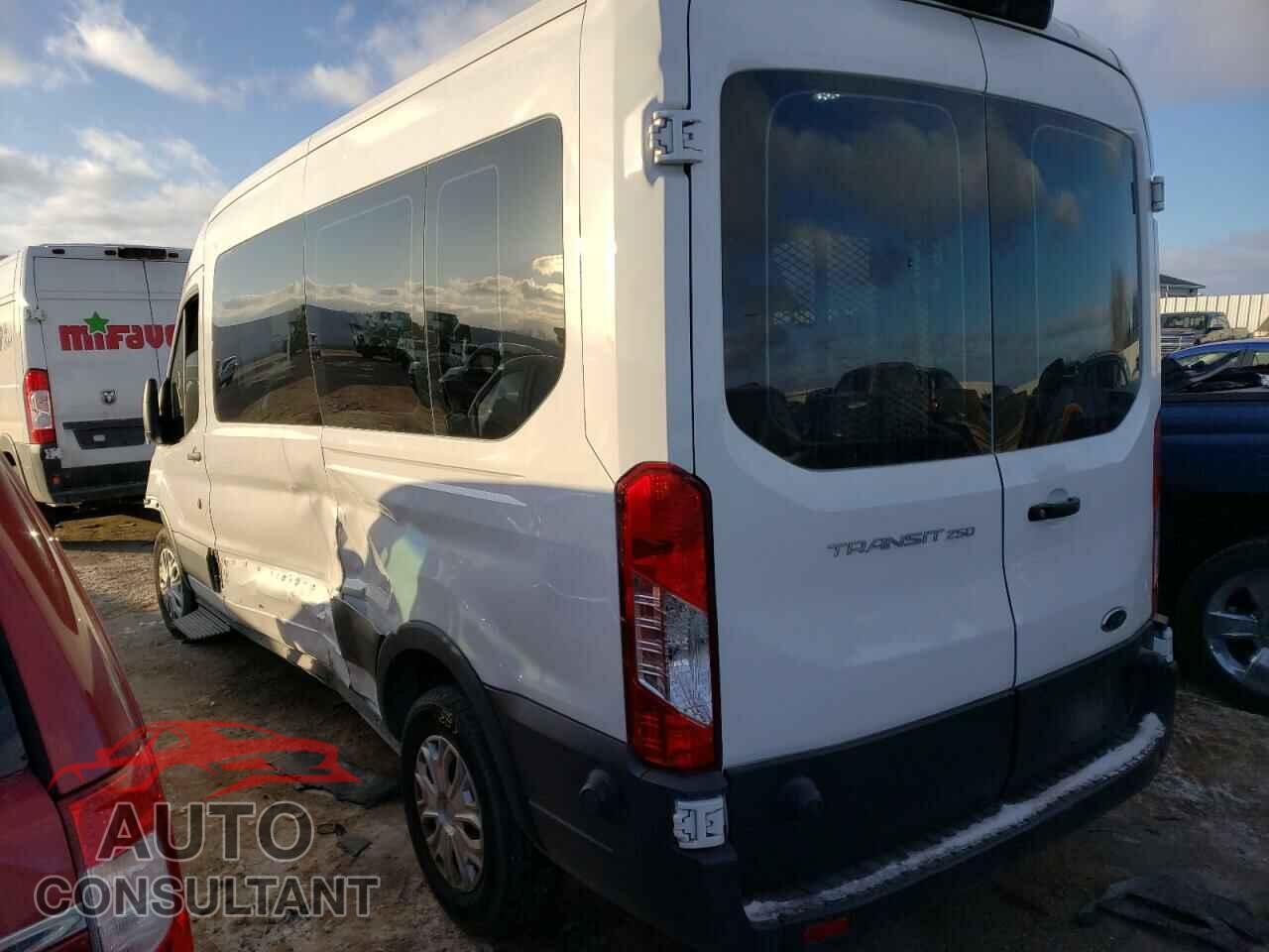 FORD TRANSIT CO 2018 - 1FTYR2CM1JKA73466