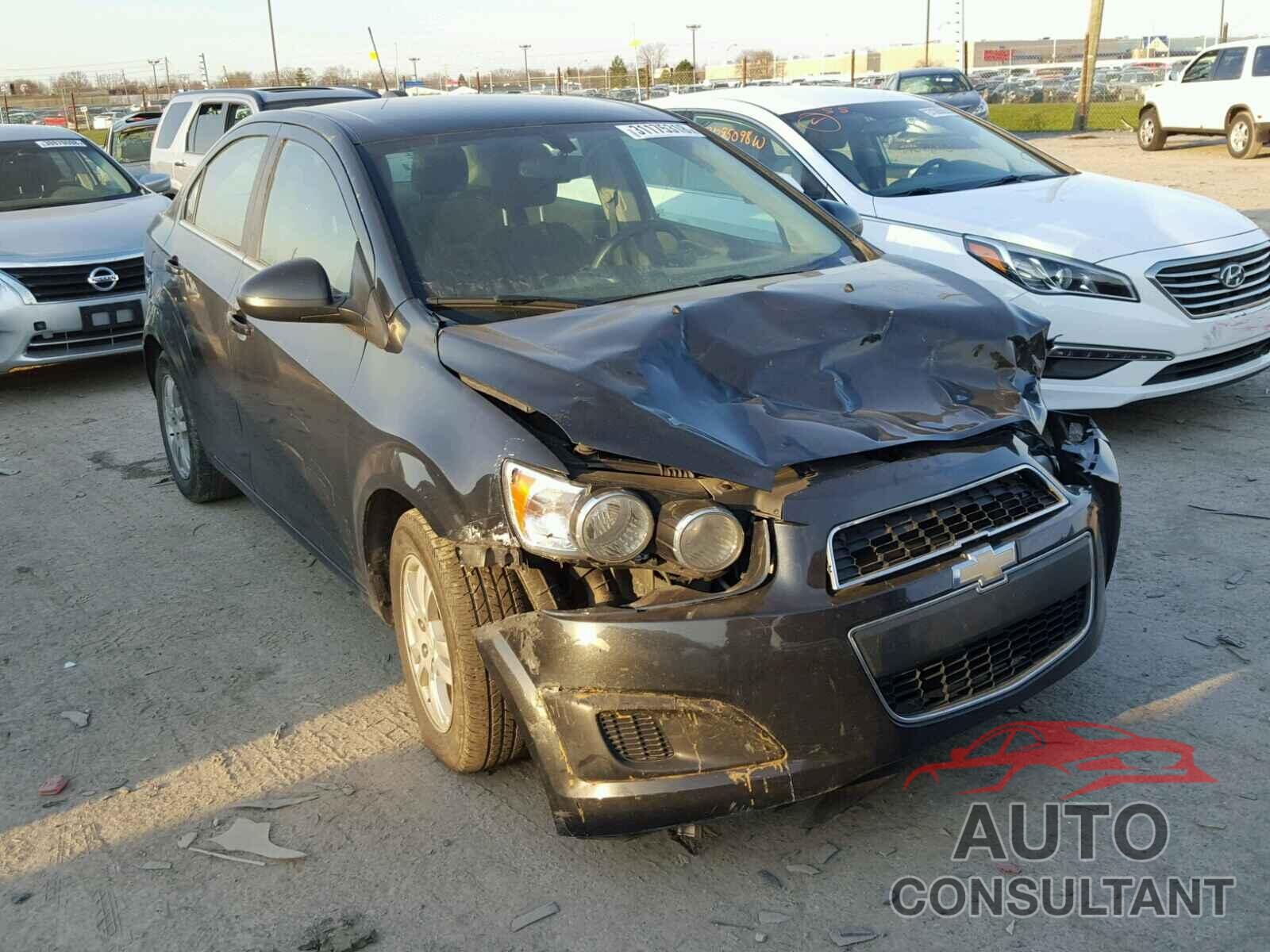 CHEVROLET SONIC 2015 - SALWR2SU7MA760253