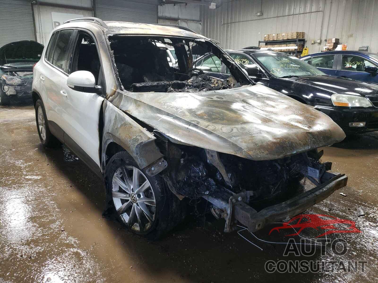 VOLKSWAGEN TIGUAN 2017 - WVGAV7AX7HK045149