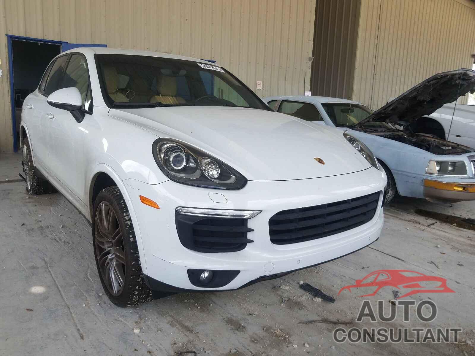 PORSCHE CAYENNE 2018 - WP1AA2A28JKA05996