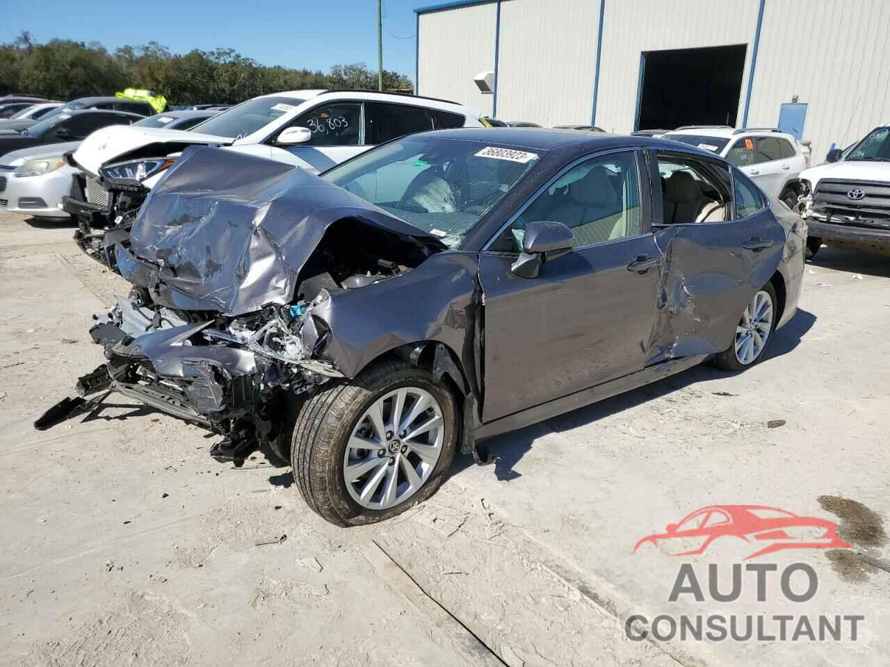 TOYOTA CAMRY 2022 - 4T1C11AK9NU632135