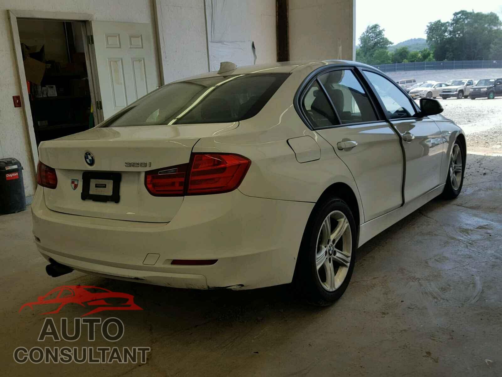 BMW 3 SERIES 2013 - WBA3A5C51DF359324