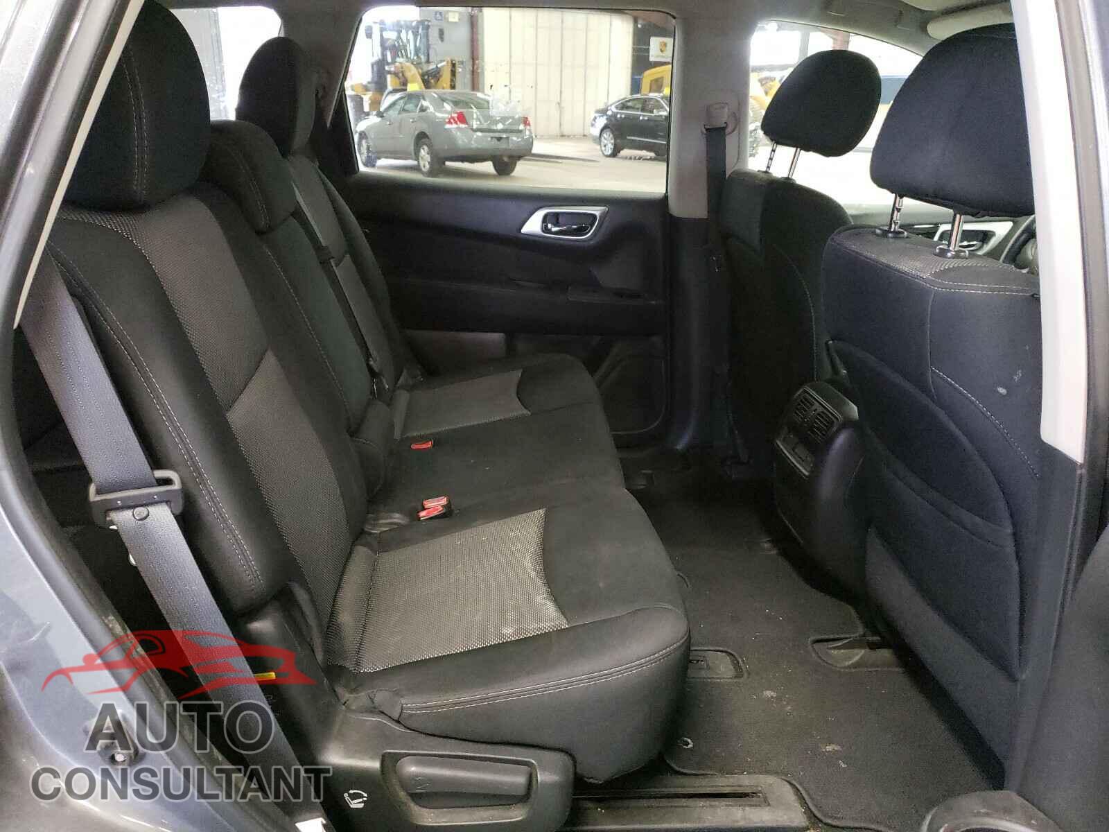 NISSAN PATHFINDER 2017 - 5N1DR2MM4HC913480