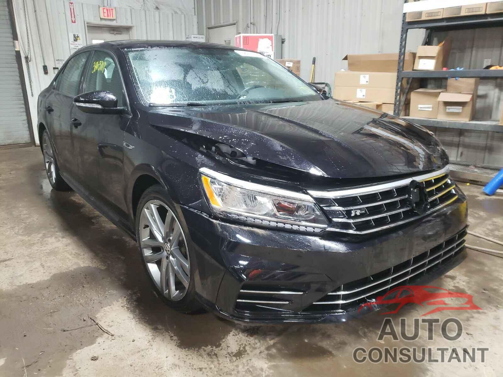 VOLKSWAGEN PASSAT 2018 - 1VWAA7A30JC048310