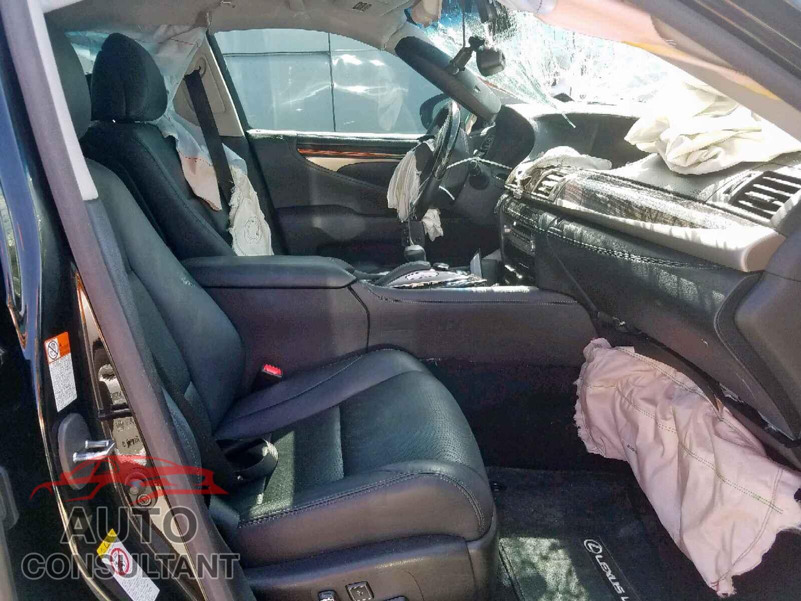 LEXUS LS460 2017 - JTHCL5EF3H5028113