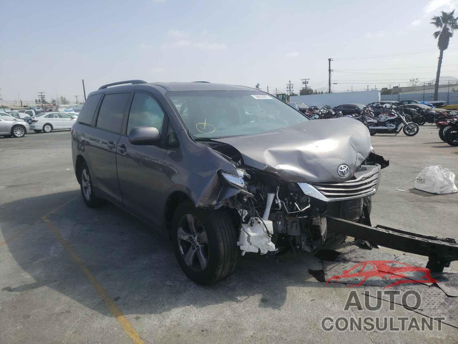 TOYOTA SIENNA 2017 - 5TDKZ3DC0HS868125