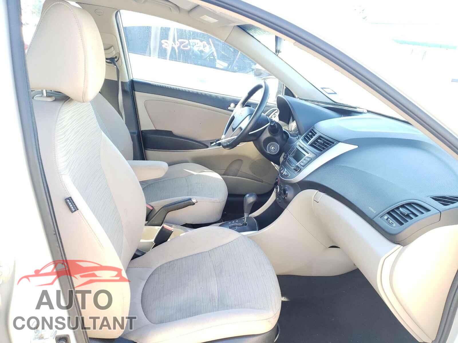HYUNDAI ACCENT 2017 - KMHCT4AE2HU181737