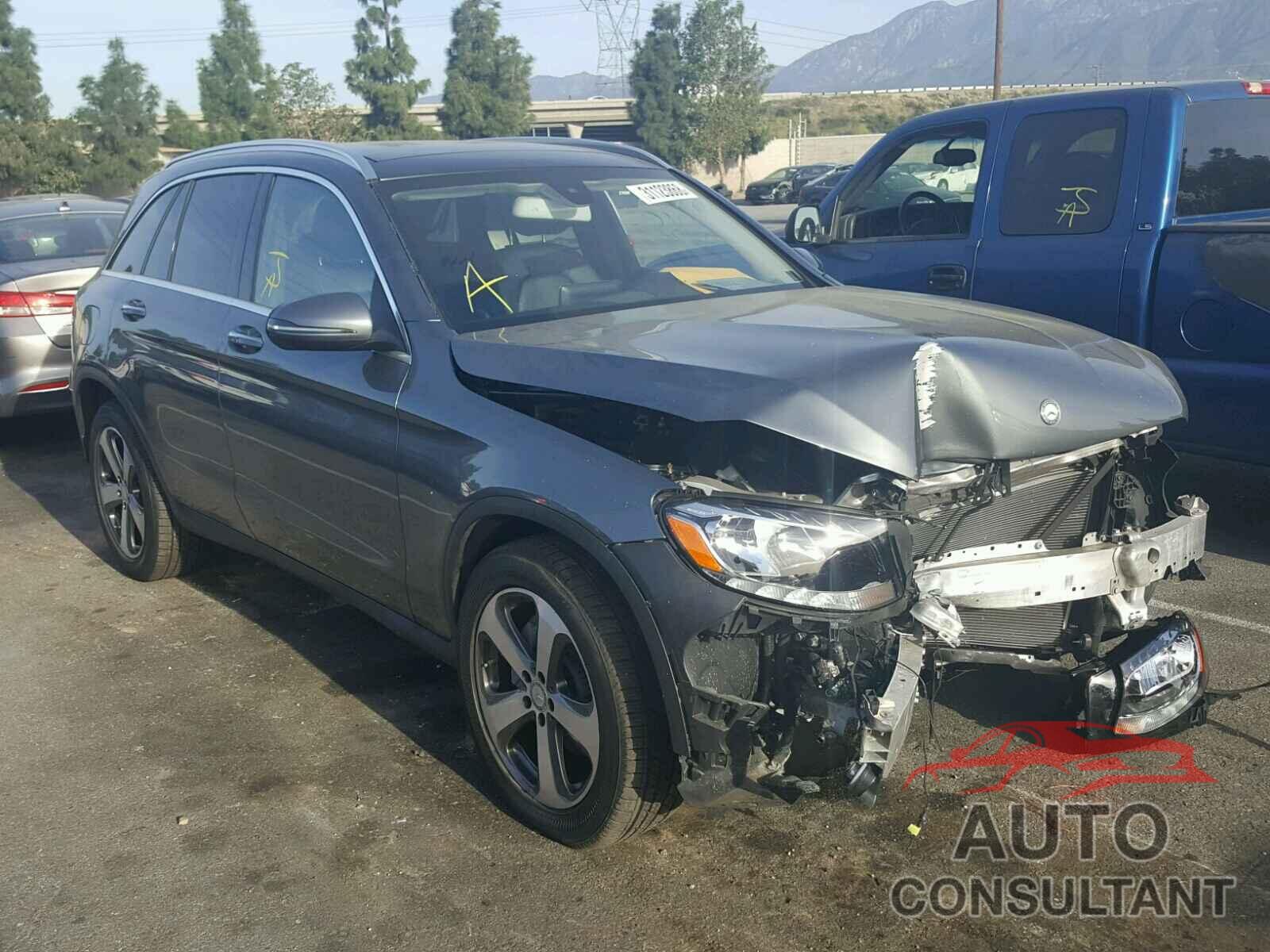 MERCEDES-BENZ GLC300 2016 - WDC0G4KB5GF028086