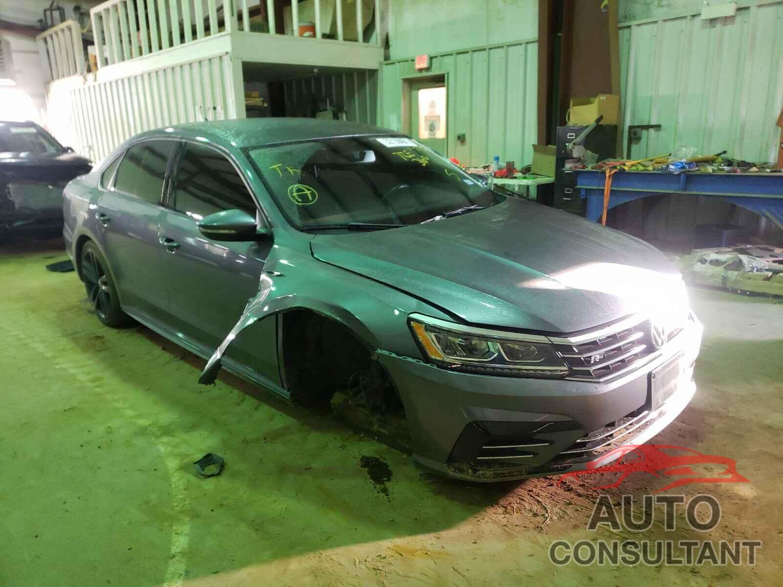 VOLKSWAGEN PASSAT 2018 - 1VWAA7A35JC004528