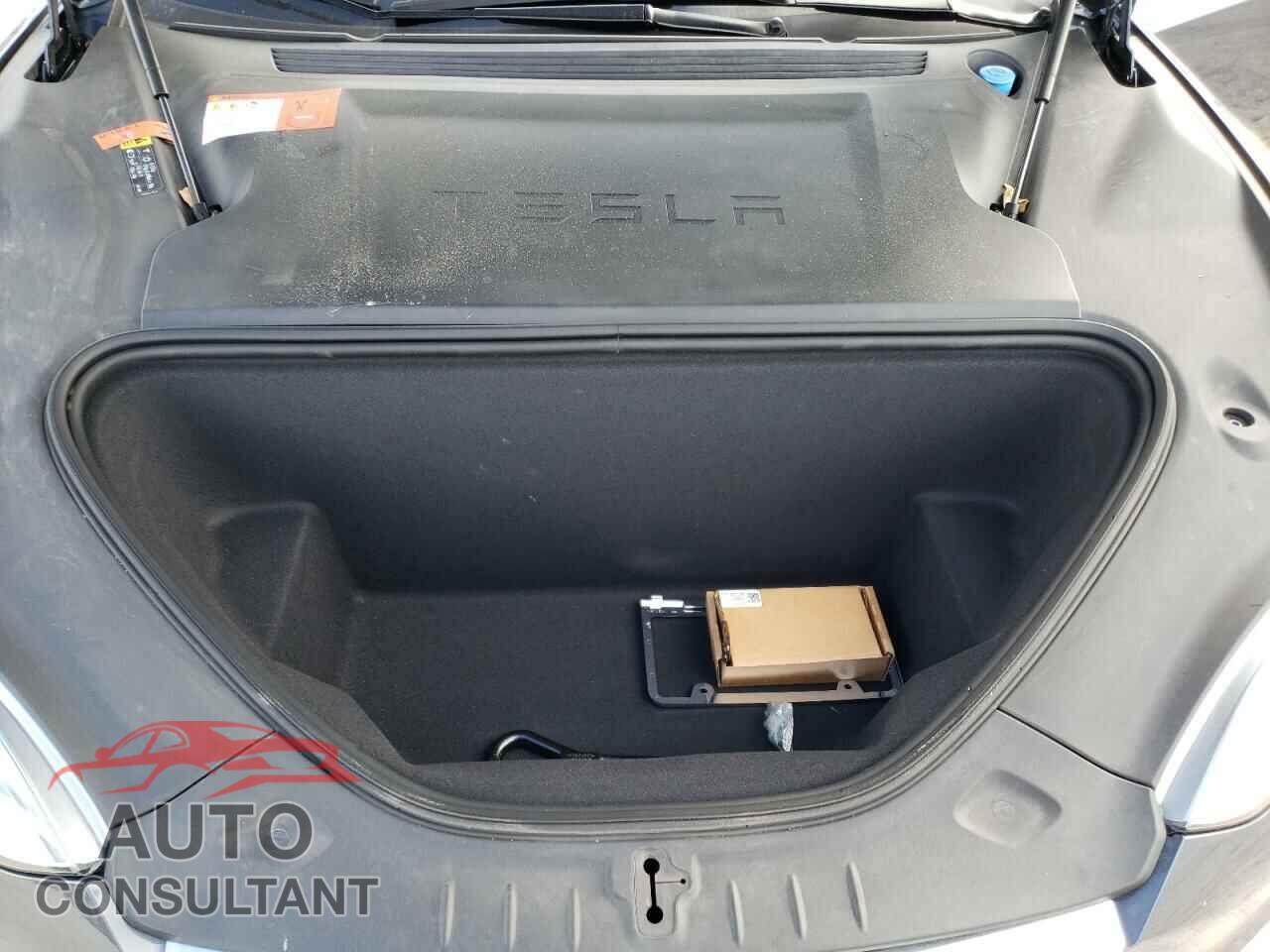 TESLA MODEL S 2017 - 5YJSA1E2XHF201195