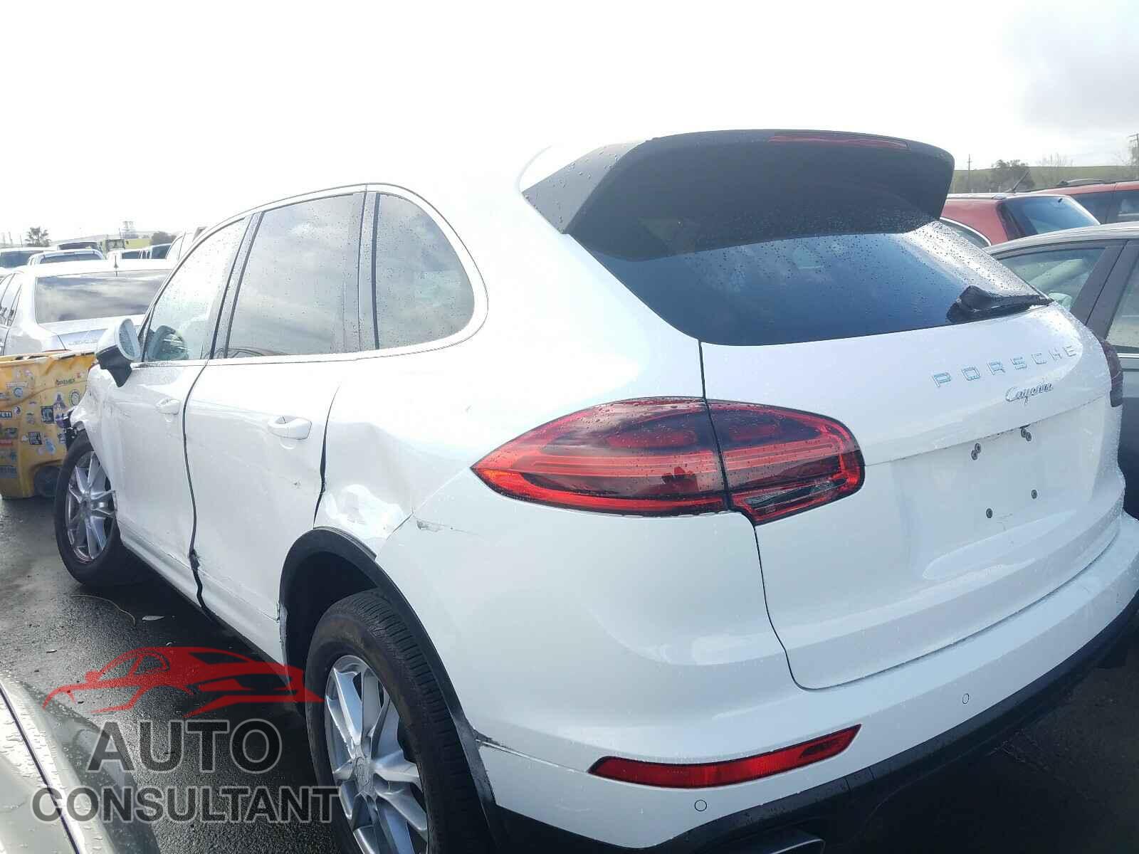 PORSCHE CAYENNE 2018 - WP1AA2A26JKA02885