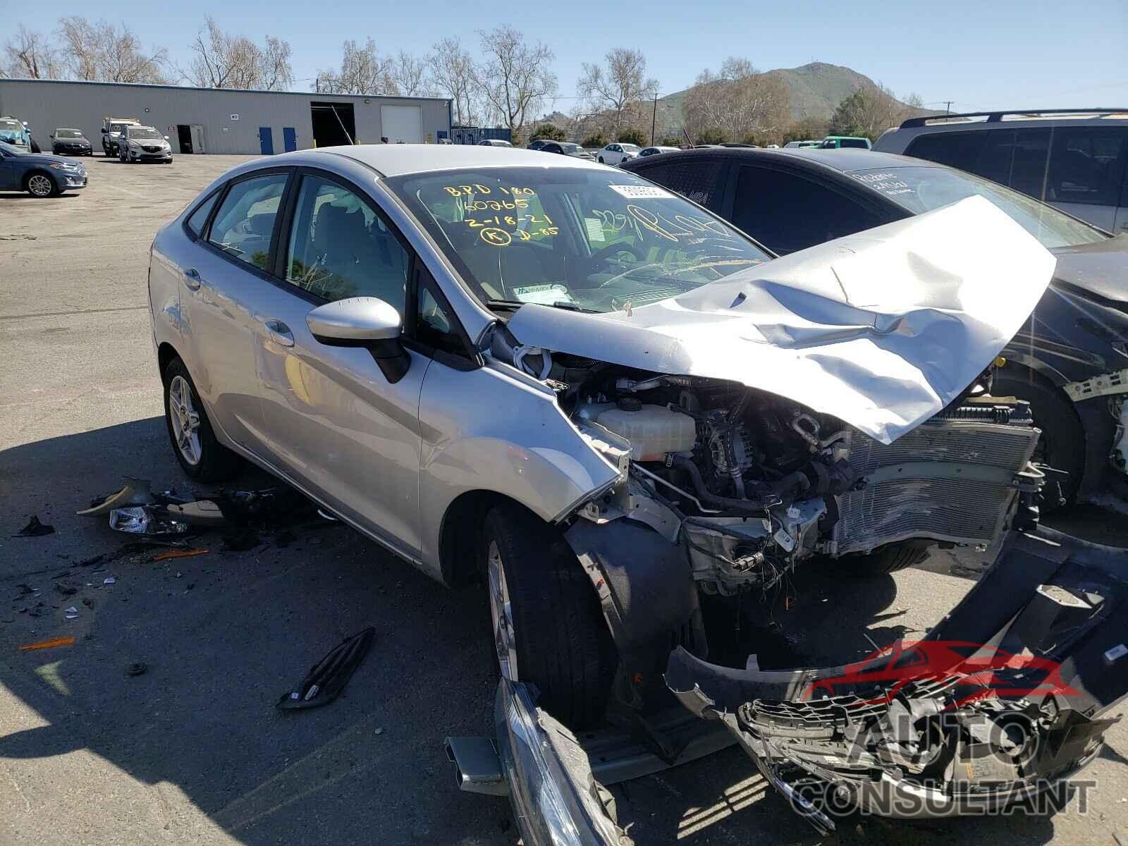 FORD FIESTA 2019 - 3FADP4BJ2KM145301