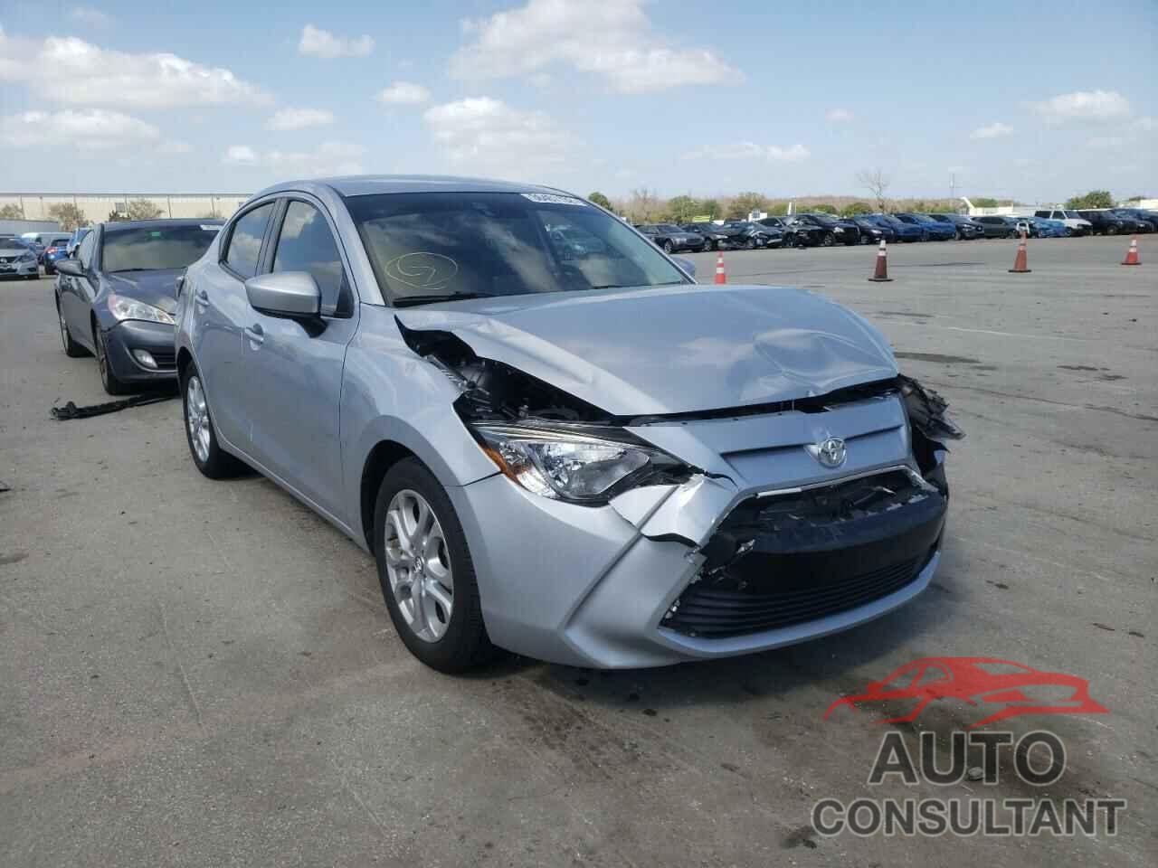 TOYOTA YARIS 2017 - 3MYDLBYV4HY175956
