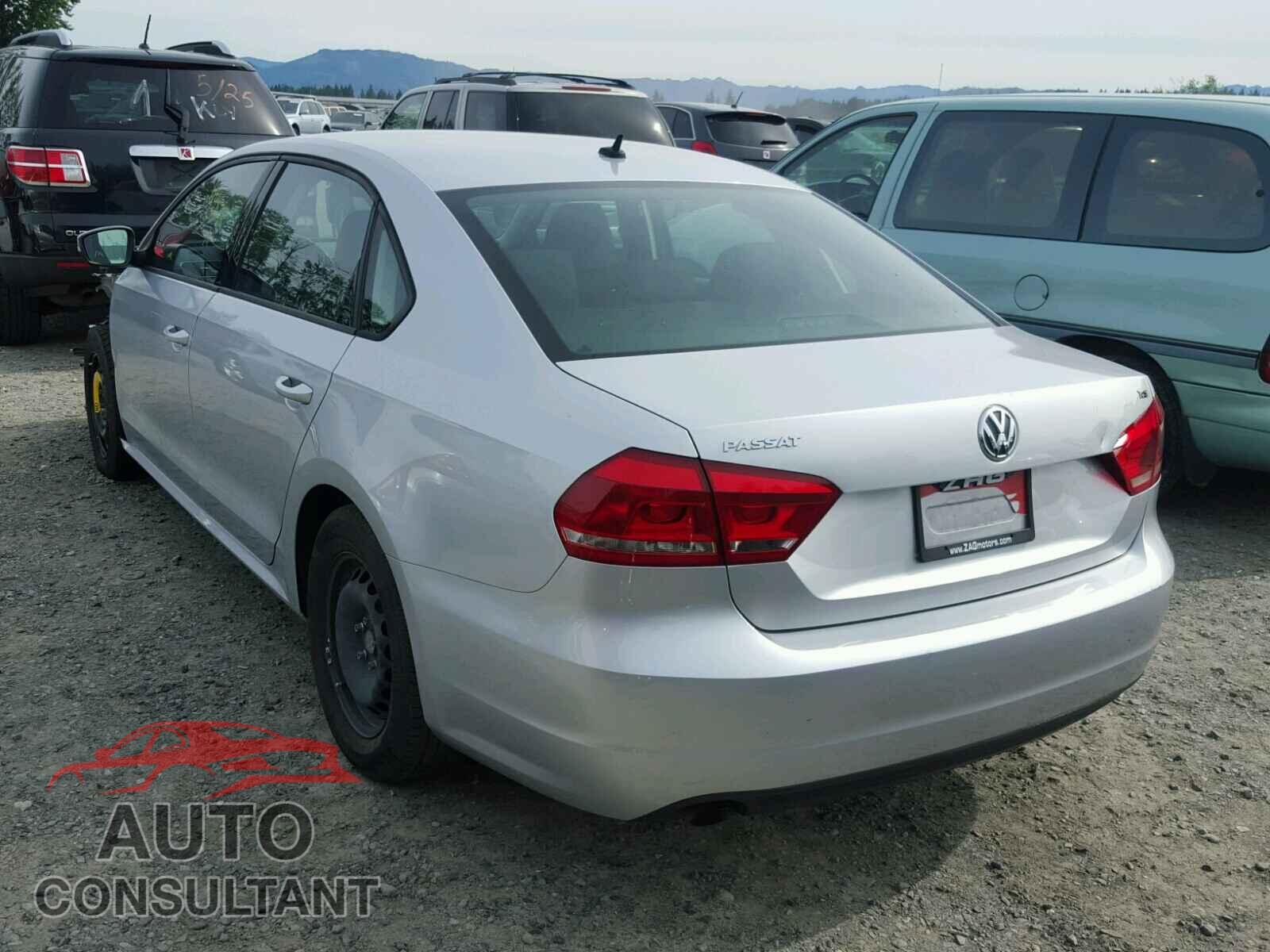 VOLKSWAGEN PASSAT 2015 - 1VWAT7A33FC047766