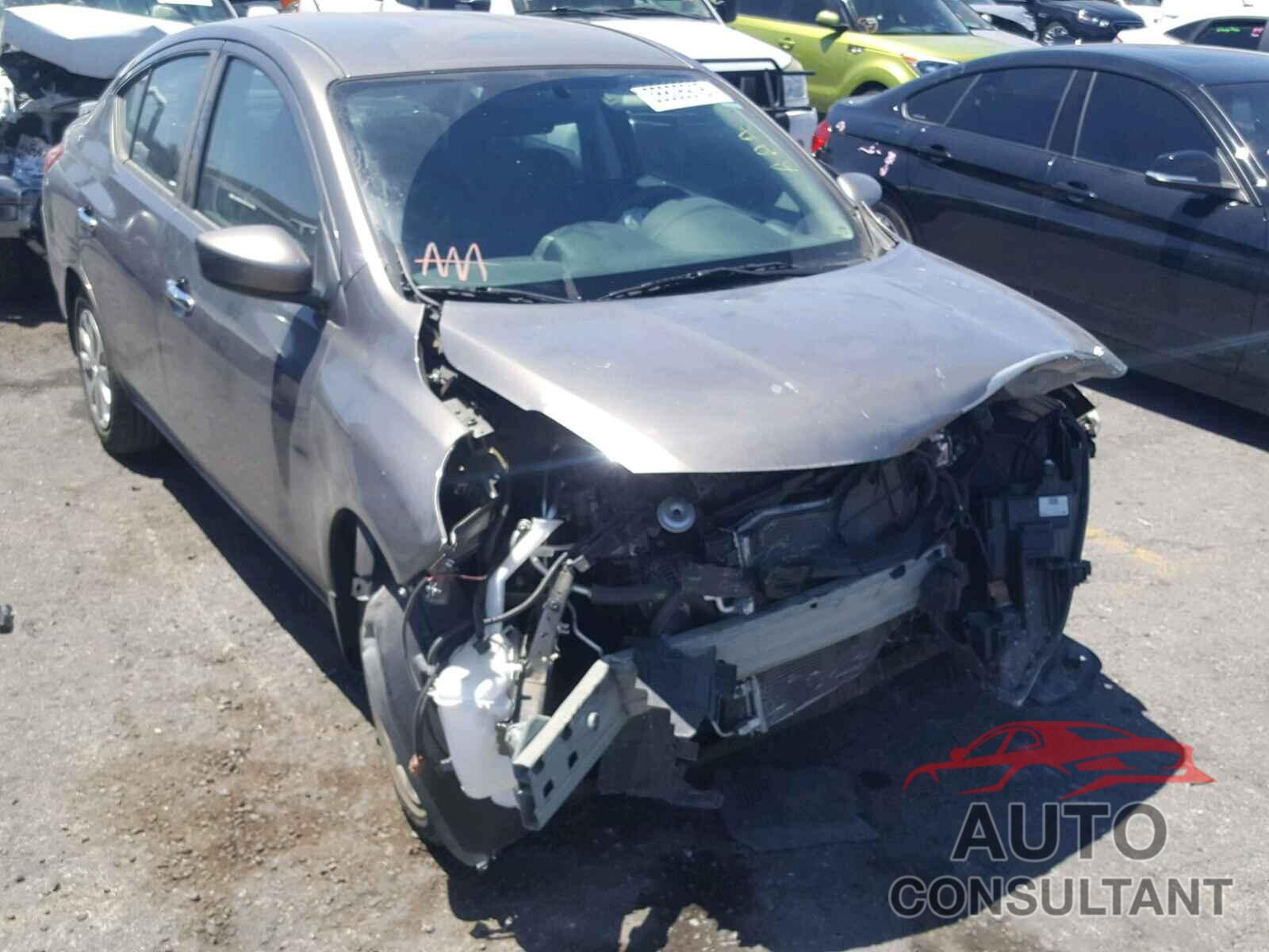 NISSAN VERSA 2017 - 3N1CN7AP2HL810606