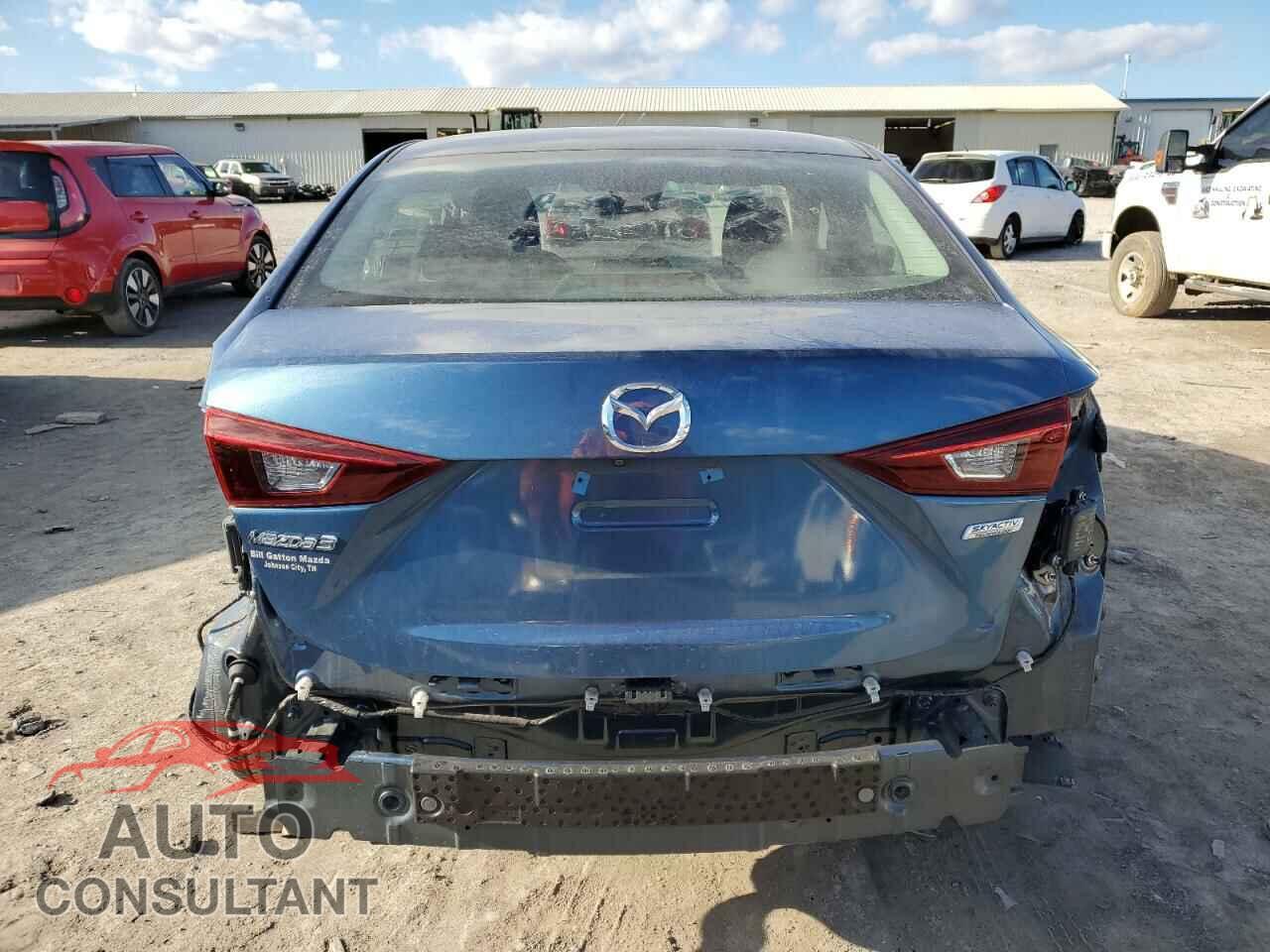 MAZDA 3 2018 - 3MZBN1U76JM180796