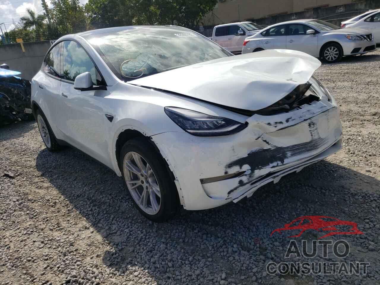 TESLA MODEL Y 2021 - 5YJYGDEE6MF078395