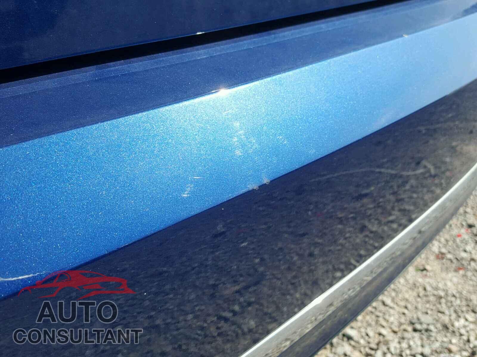 VOLKSWAGEN PASSAT 2017 - 1VWAT7A34HC028095