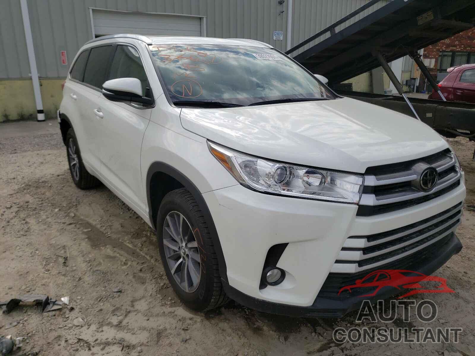 TOYOTA HIGHLANDER 2018 - 5TDKZRFH9JS529493