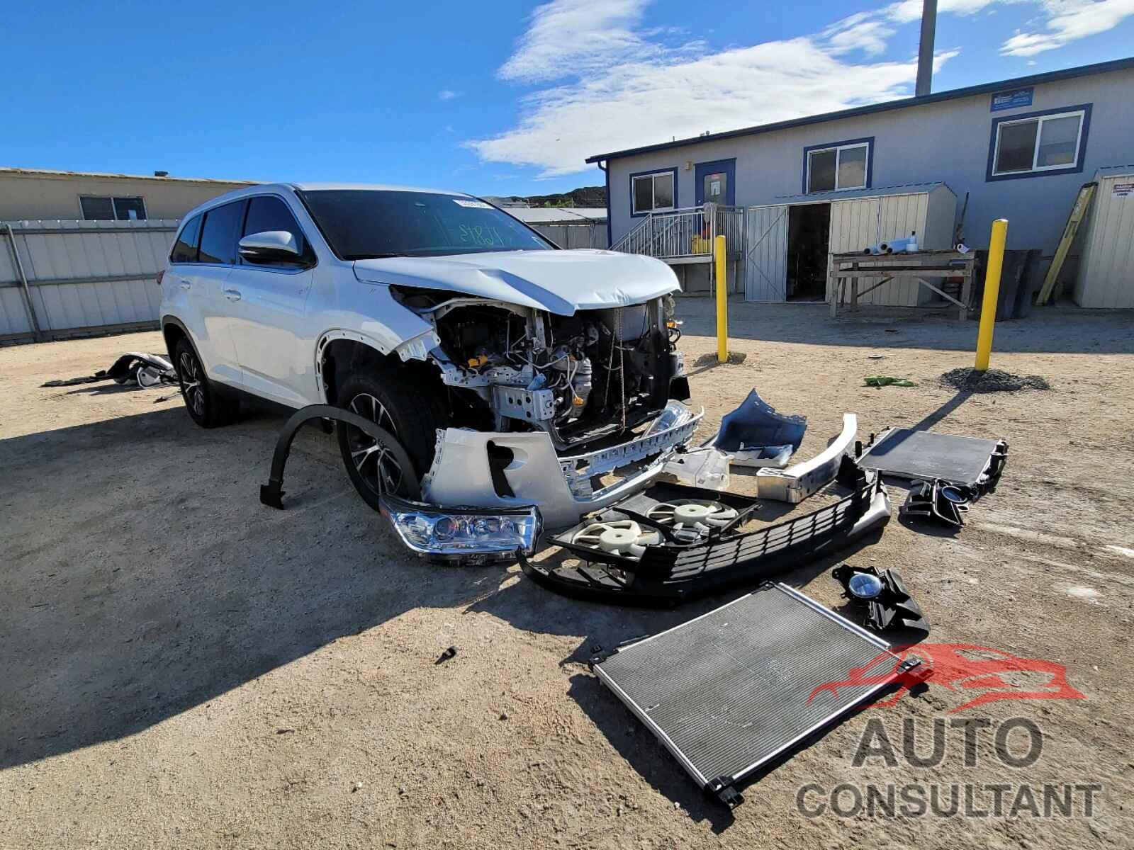 TOYOTA HIGHLANDER 2019 - 5TDZZRFH7KS322794