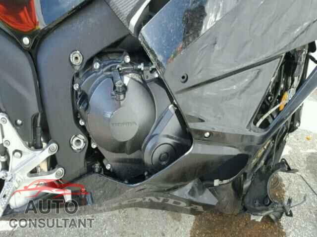 HONDA CBR CYCLE 2015 - JH2PC4004FK801127