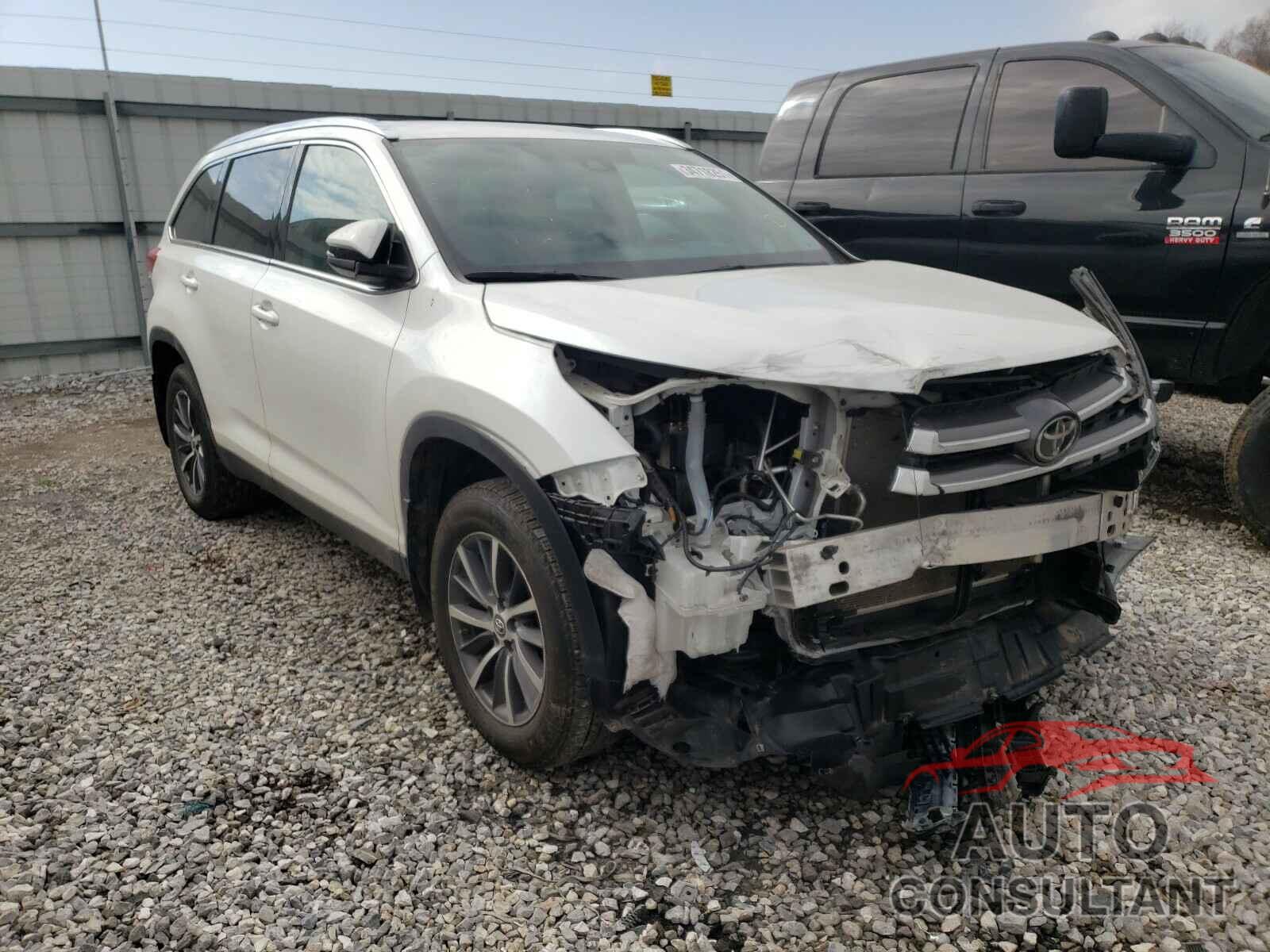 TOYOTA HIGHLANDER 2019 - 5TDKZRFH0KS307216