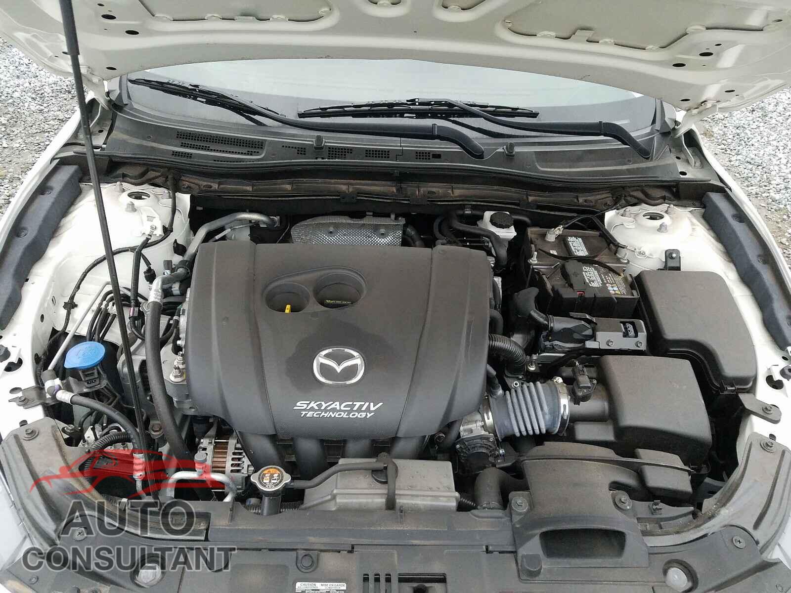 MAZDA 3 2018 - 3MZBN1L36JM229588