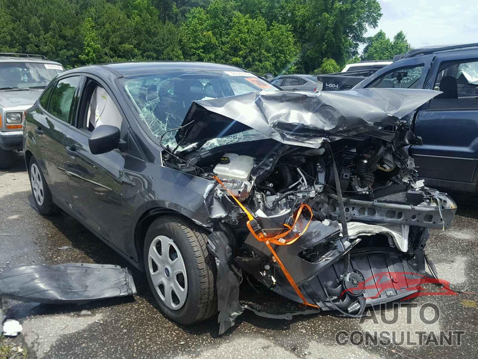 FORD FOCUS 2018 - 1FADP3E27JL237535