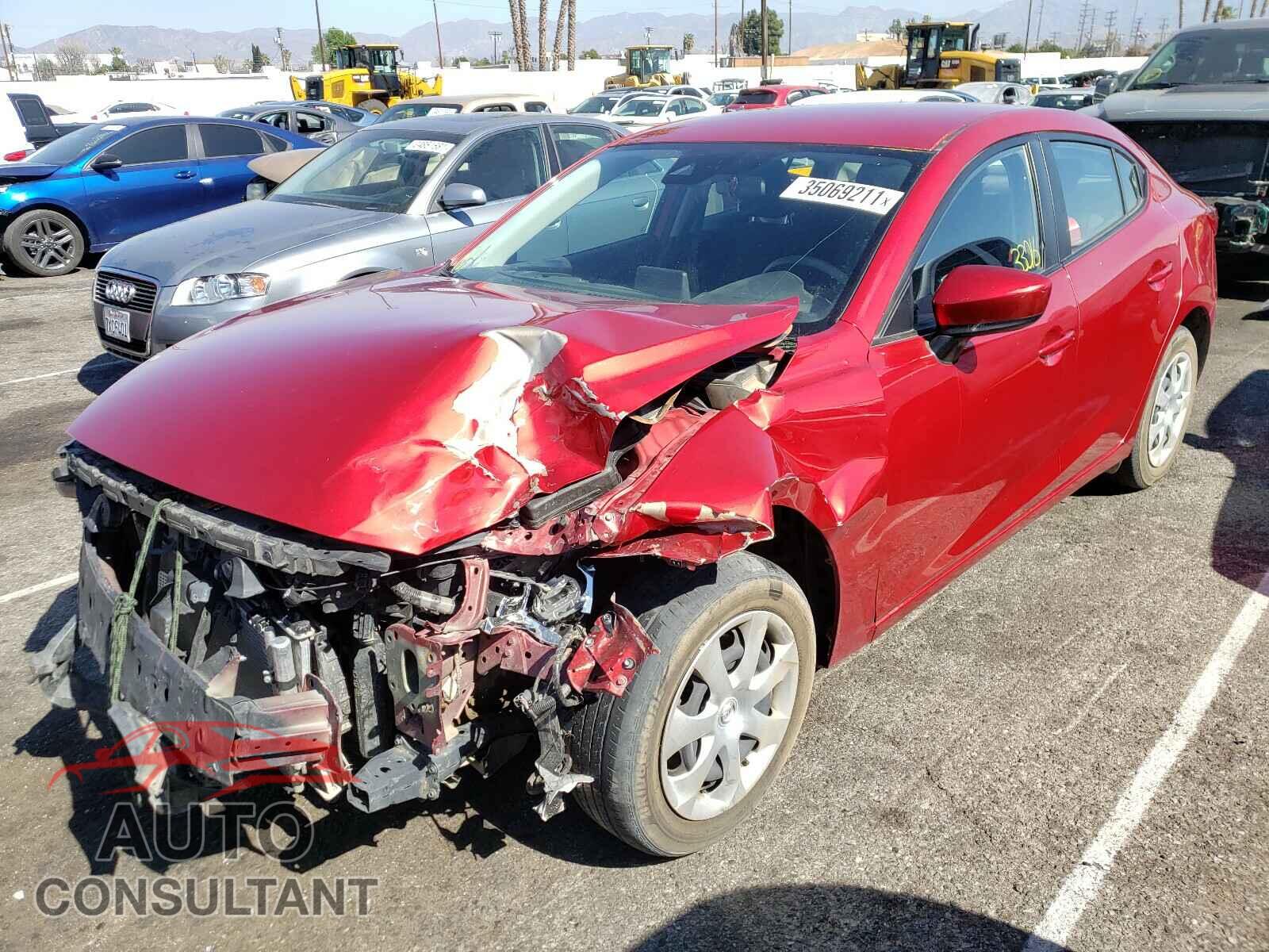 MAZDA 3 2018 - 3MZBN1U79JM166360