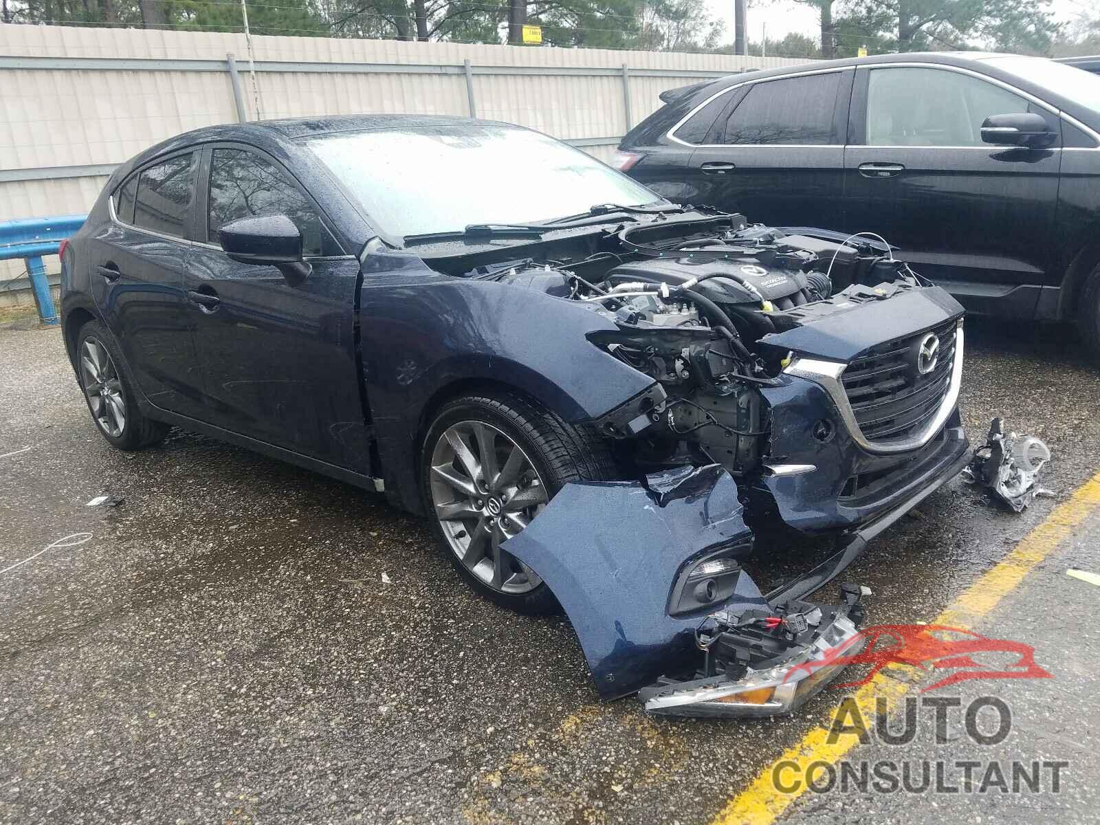 MAZDA 3 2018 - 3MZBN1M36JM275419