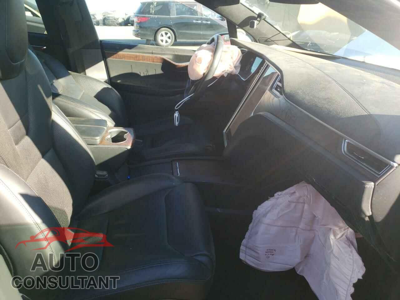 TESLA MODEL X 2016 - 5YJXCAE23GF002181