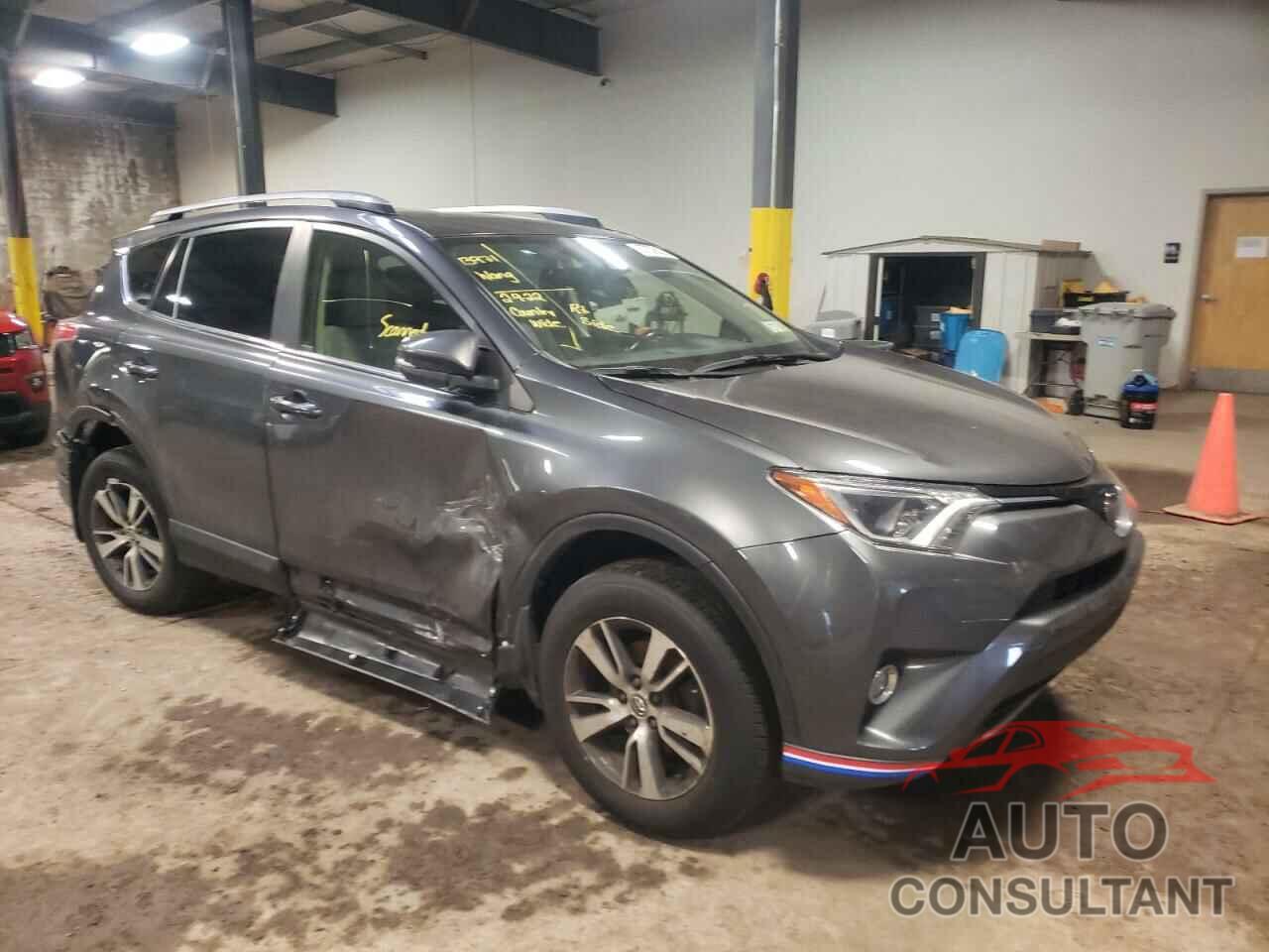 TOYOTA RAV4 2018 - JTMRFREV1JJ257808