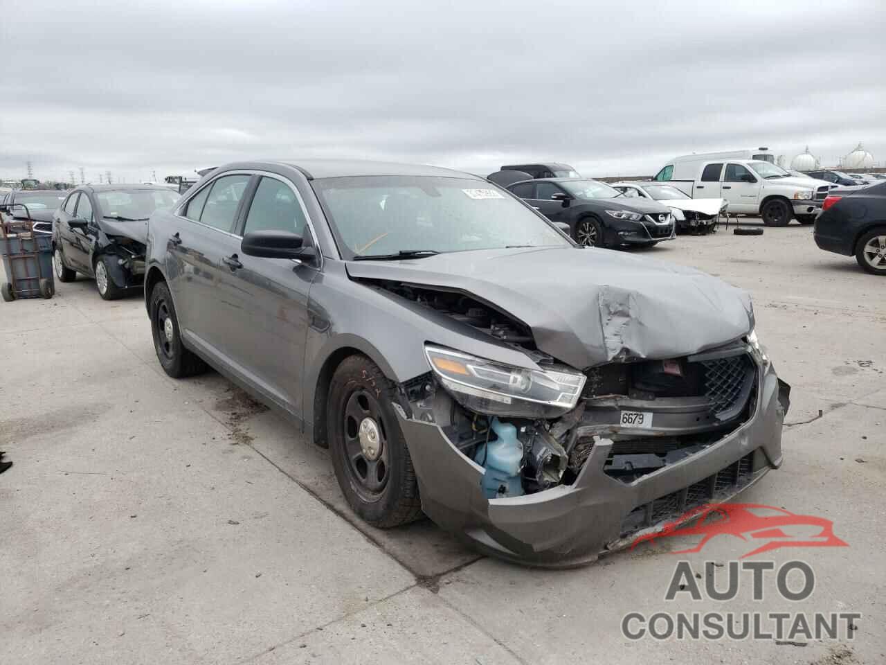 FORD TAURUS 2018 - 1FAHP2L82JG112616