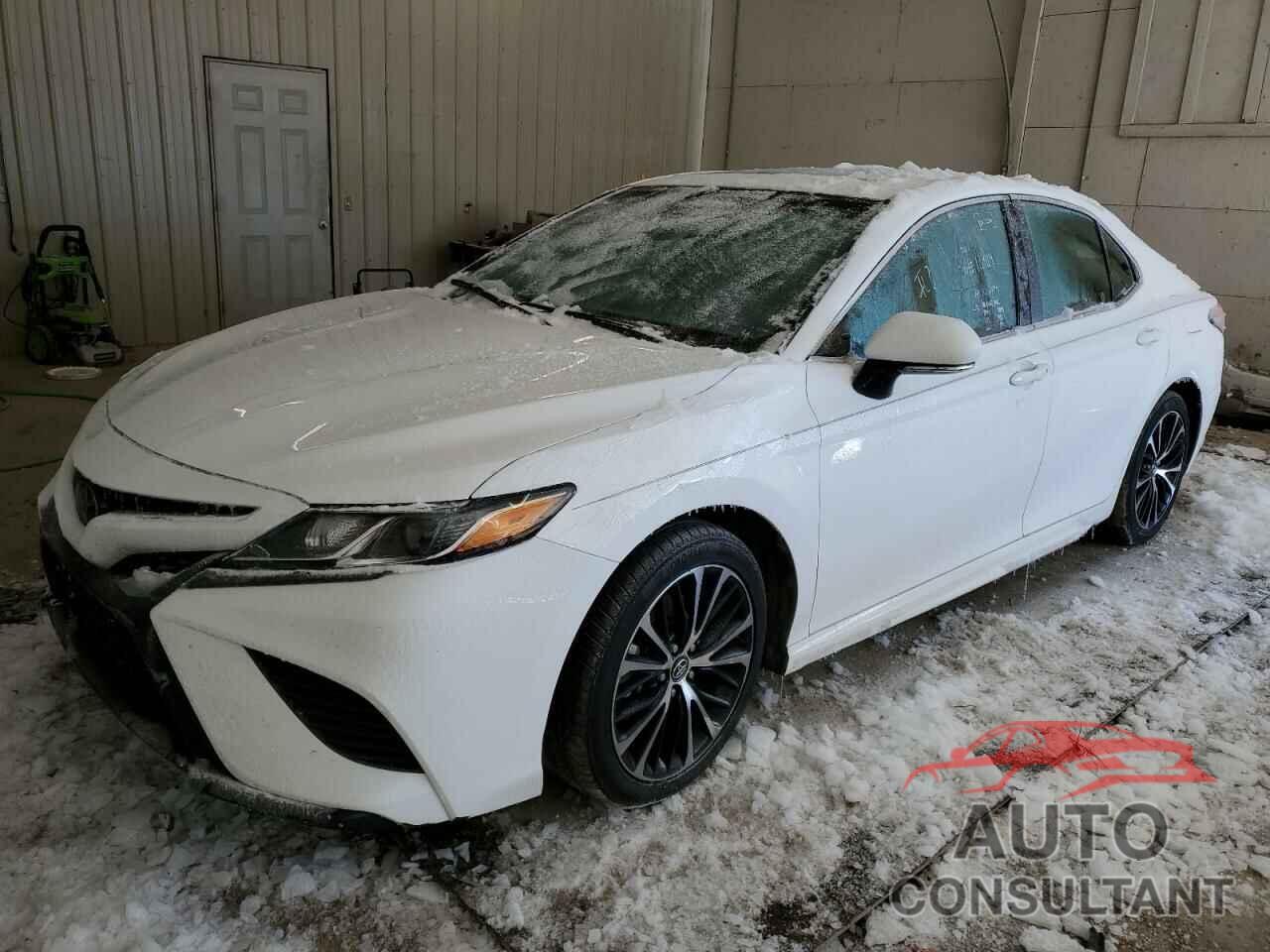 TOYOTA CAMRY 2018 - 4T1B11HK9JU087193