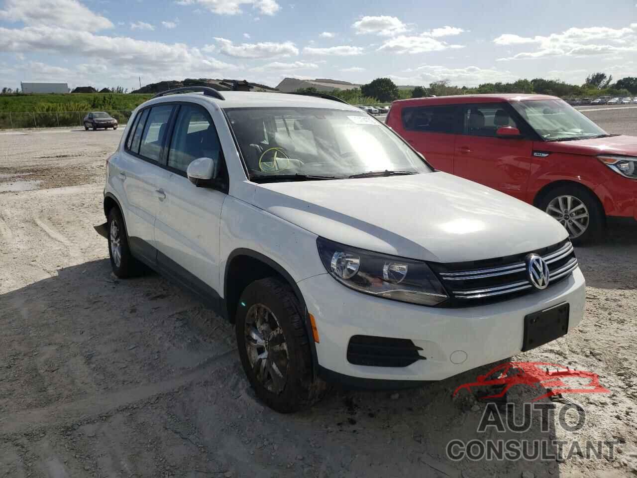 VOLKSWAGEN TIGUAN 2017 - WVGBV7AX4HK029530