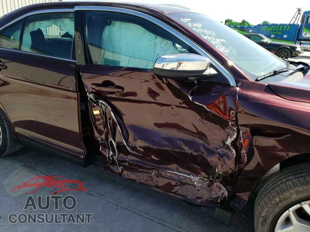 FORD TAURUS 2019 - 1FAHP2F85KG109559
