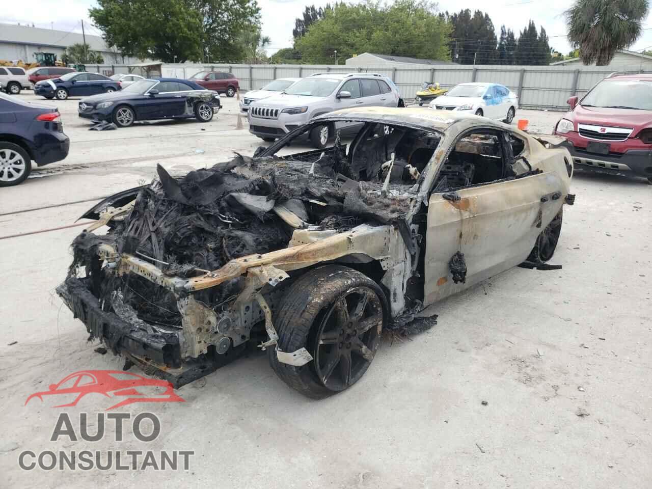 FORD MUSTANG 2020 - 1FA6P8CF6L5185995