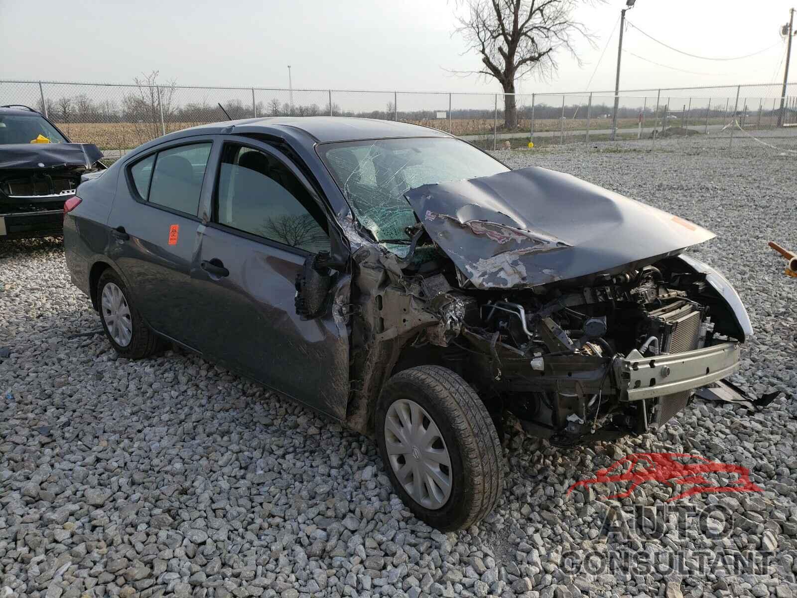 NISSAN VERSA 2018 - 3N1CN7AP6JL872693