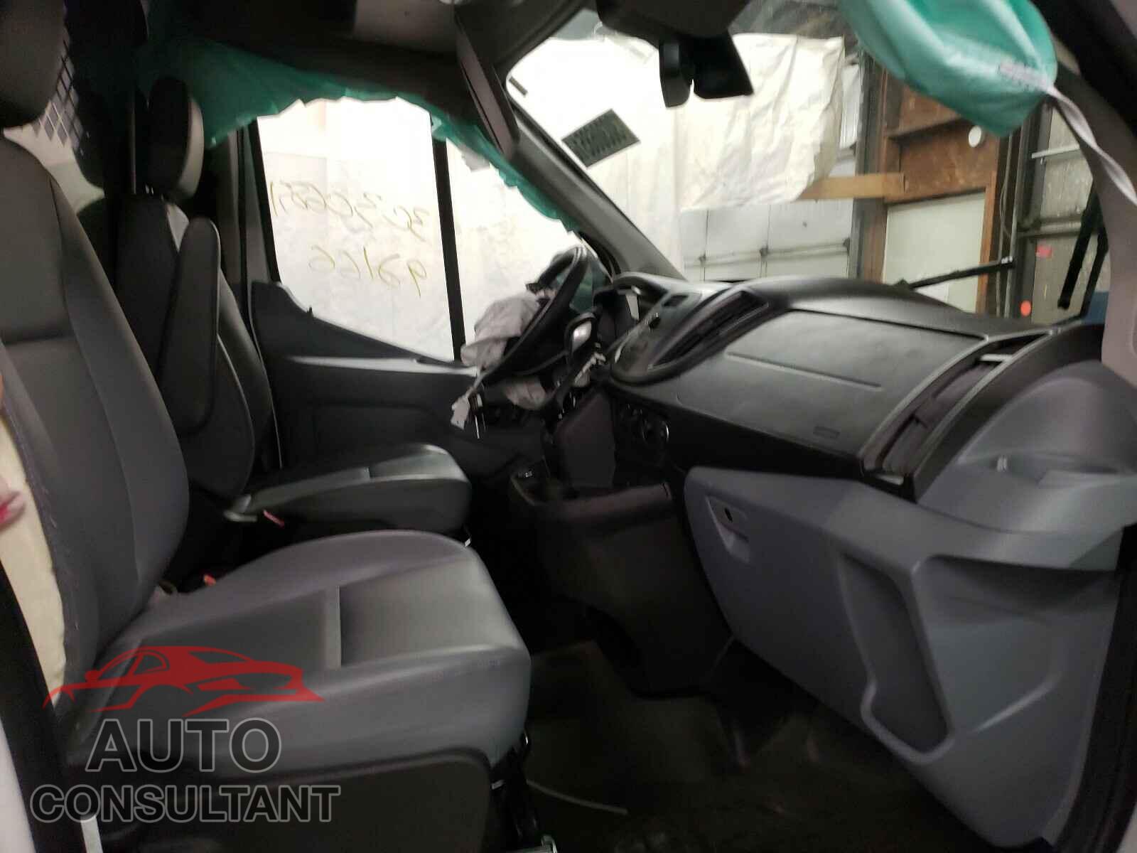 FORD TRANSIT CO 2018 - 1FTYR2CM3JKA94142