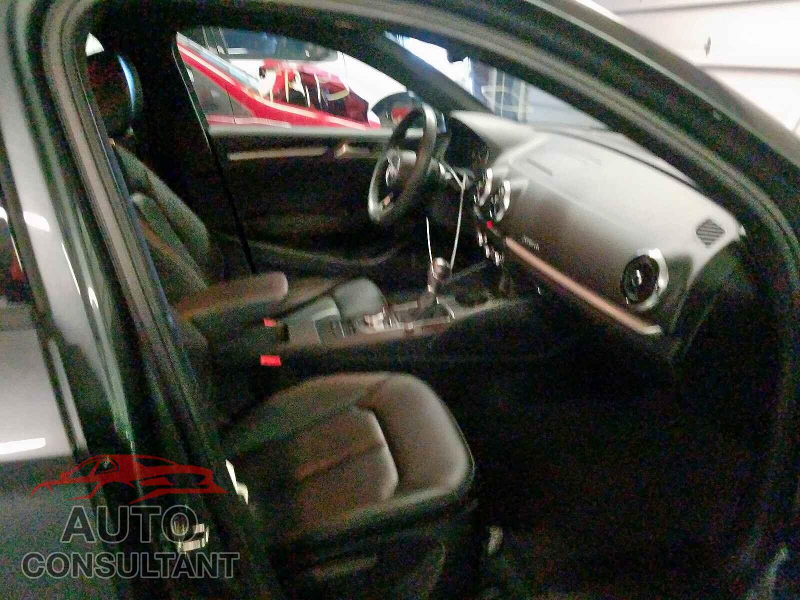 AUDI A3 2017 - WAUB8GFF6H1037031